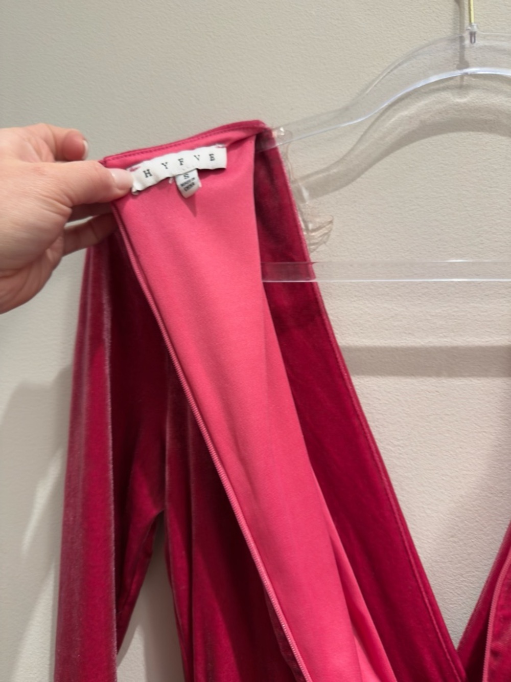 HYFVE - Velvet Long-sleeve Knot-Front Short Dress Raspberry Pink Size Small - Picture 4 of 6